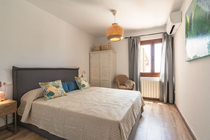 Mass Image Compressor Compressed this image. https://sourceforge.net/projects/icompress/ with Quality:80