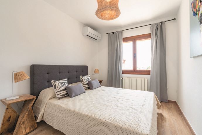 Mass Image Compressor Compressed this image. https://sourceforge.net/projects/icompress/ with Quality:80