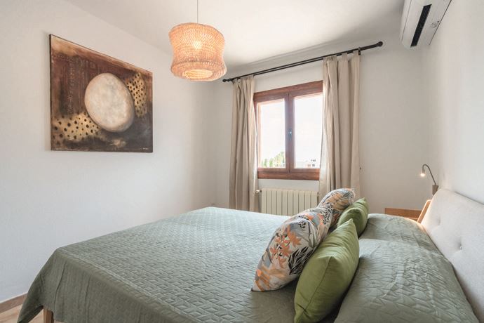 Mass Image Compressor Compressed this image. https://sourceforge.net/projects/icompress/ with Quality:80