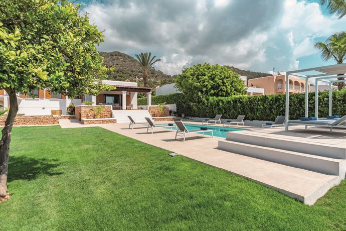 Mass Image Compressor Compressed this image. https://sourceforge.net/projects/icompress/ with Quality:80