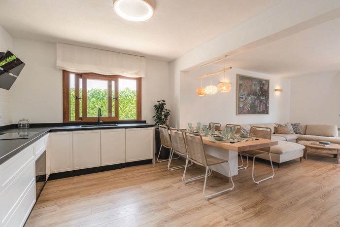 Mass Image Compressor Compressed this image. https://sourceforge.net/projects/icompress/ with Quality:80