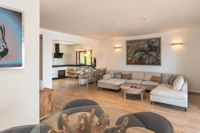 Mass Image Compressor Compressed this image. https://sourceforge.net/projects/icompress/ with Quality:80