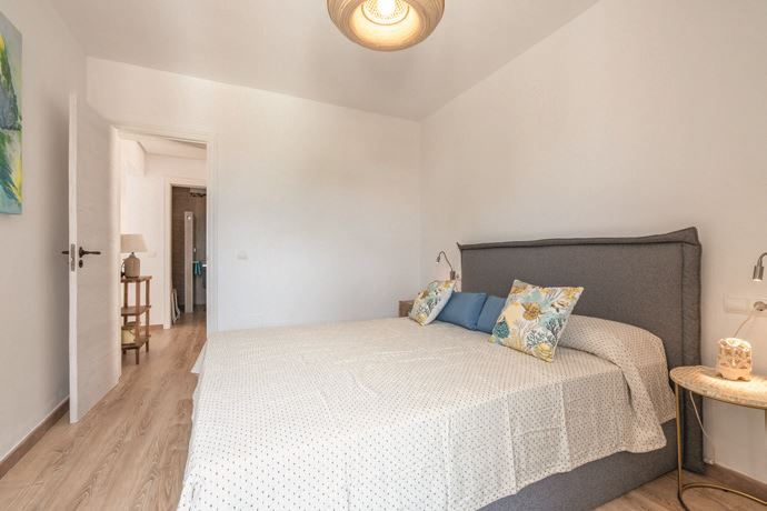 Mass Image Compressor Compressed this image. https://sourceforge.net/projects/icompress/ with Quality:80