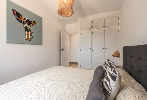 Mass Image Compressor Compressed this image. https://sourceforge.net/projects/icompress/ with Quality:80