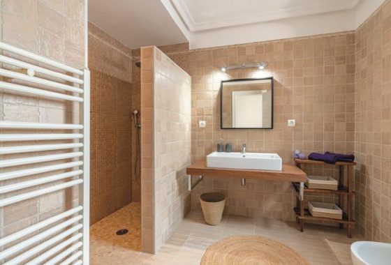 Mass Image Compressor Compressed this image. https://sourceforge.net/projects/icompress/ with Quality:80