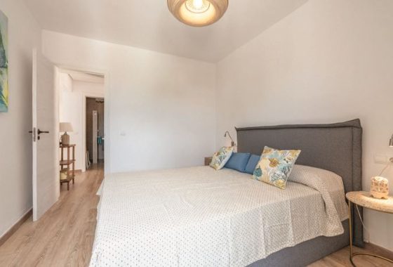 Mass Image Compressor Compressed this image. https://sourceforge.net/projects/icompress/ with Quality:80